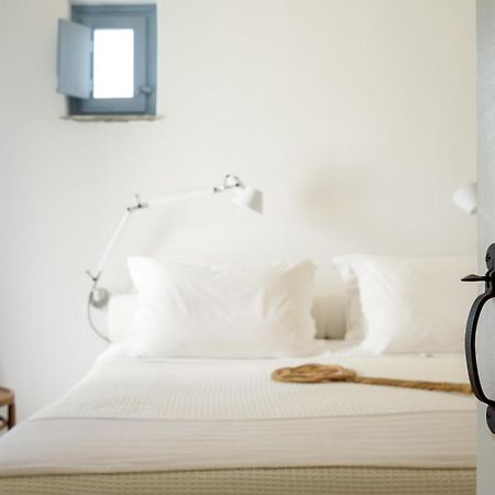 Mezzolovero Suites Kímolos Dış mekan fotoğraf