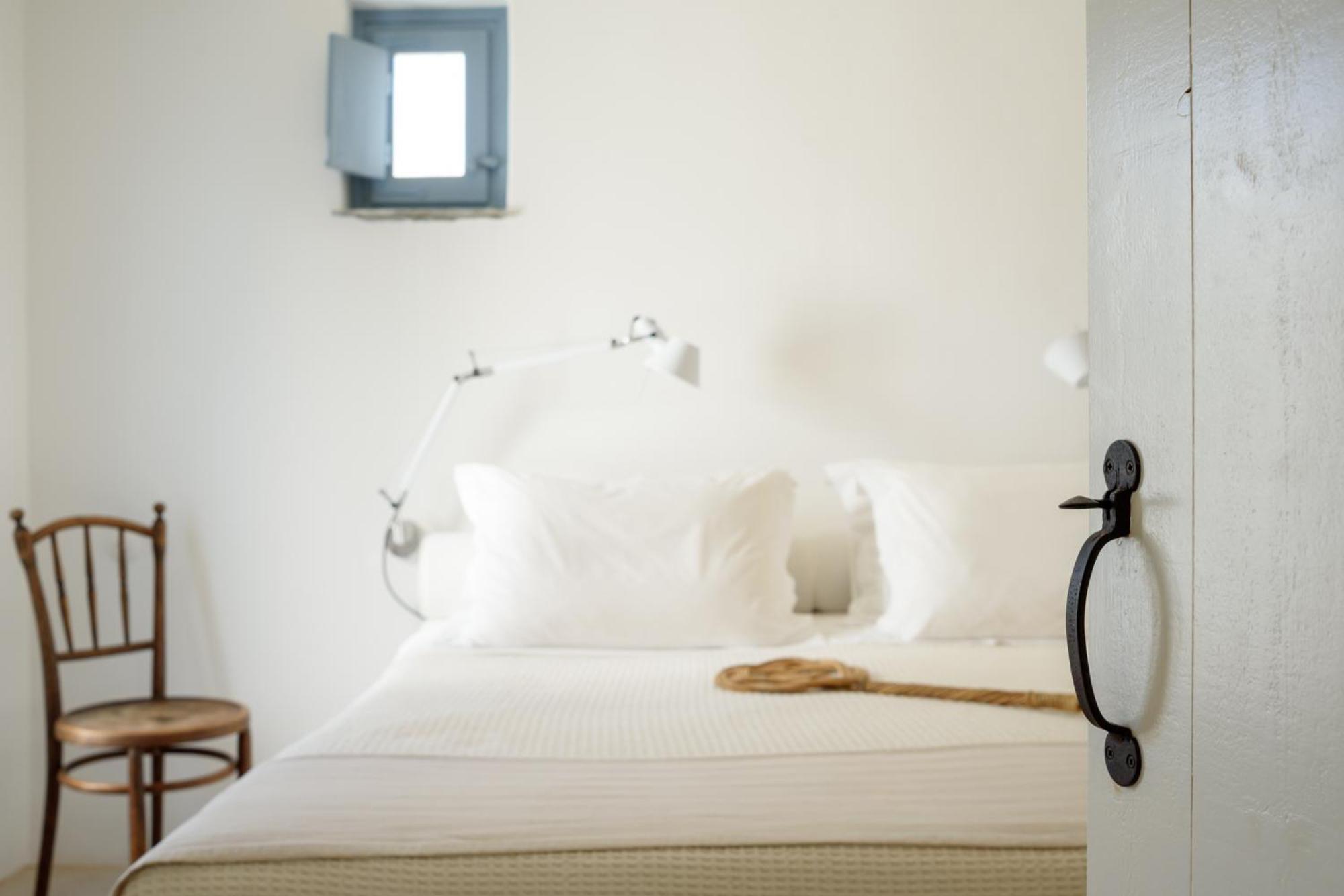 Mezzolovero Suites Kímolos Dış mekan fotoğraf