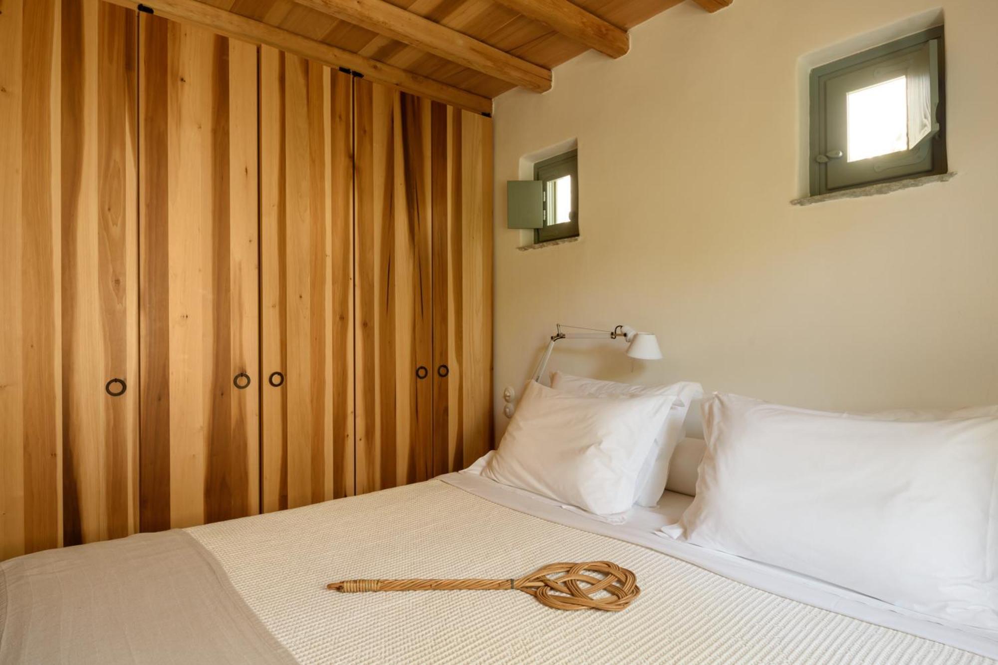Mezzolovero Suites Kímolos Dış mekan fotoğraf