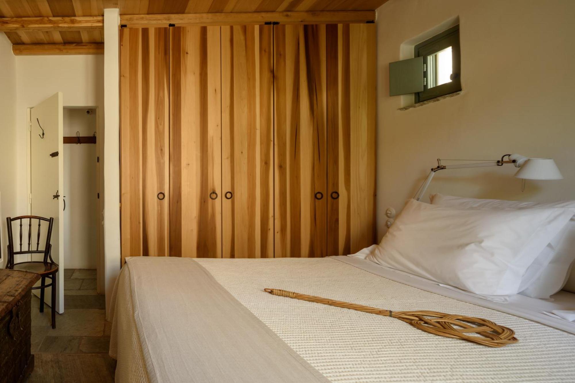 Mezzolovero Suites Kímolos Dış mekan fotoğraf
