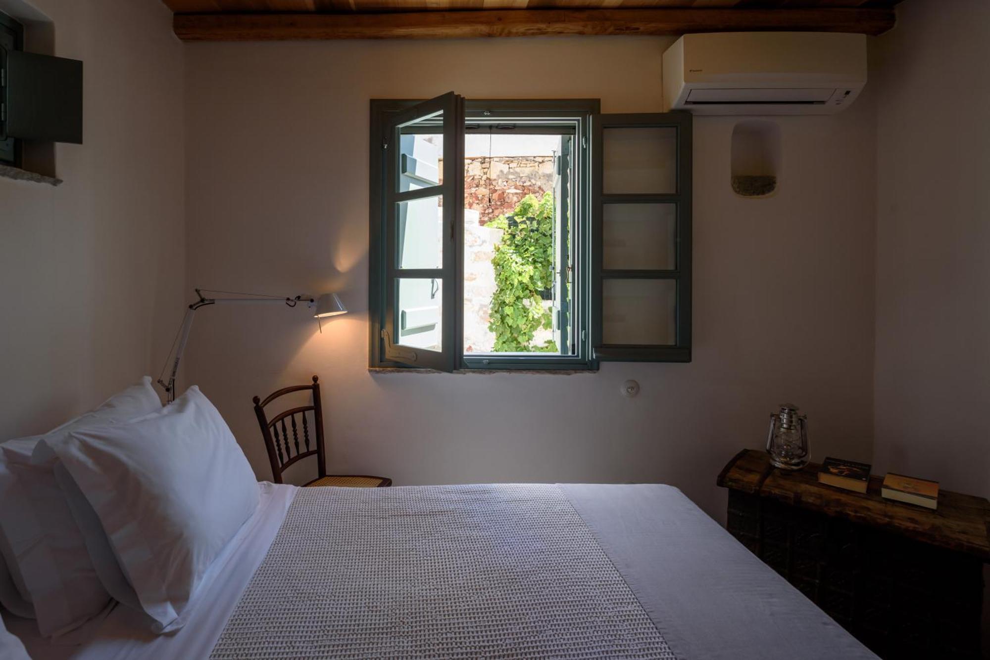 Mezzolovero Suites Kímolos Dış mekan fotoğraf