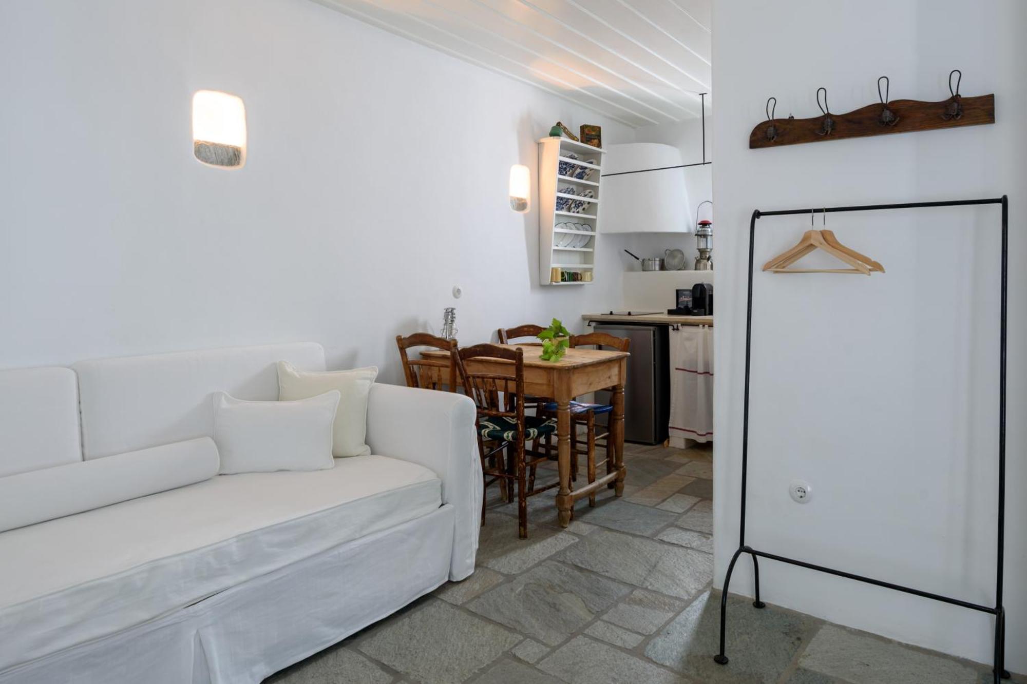 Mezzolovero Suites Kímolos Dış mekan fotoğraf
