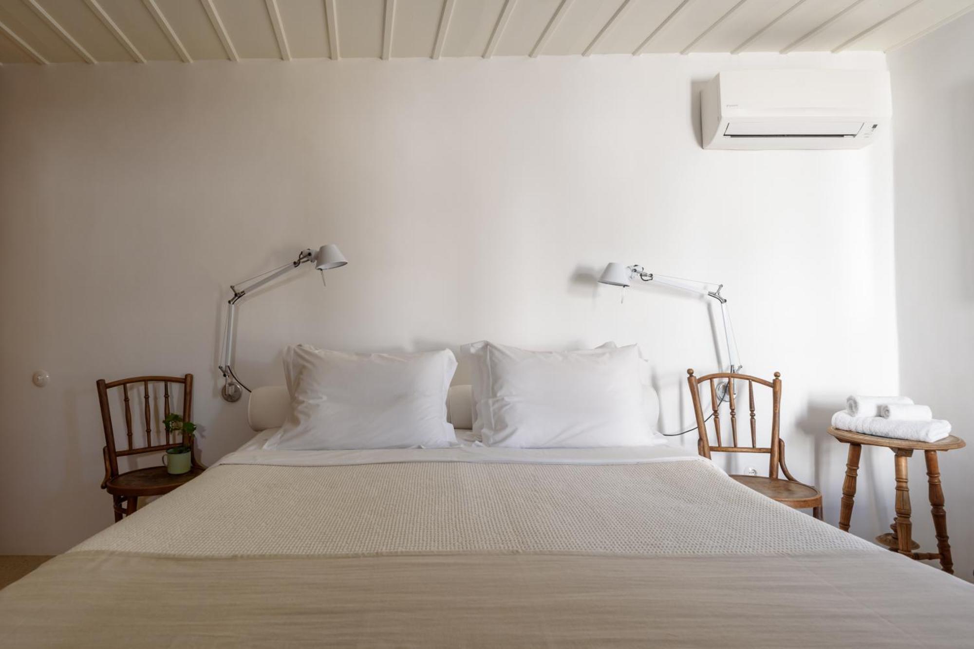 Mezzolovero Suites Kímolos Dış mekan fotoğraf