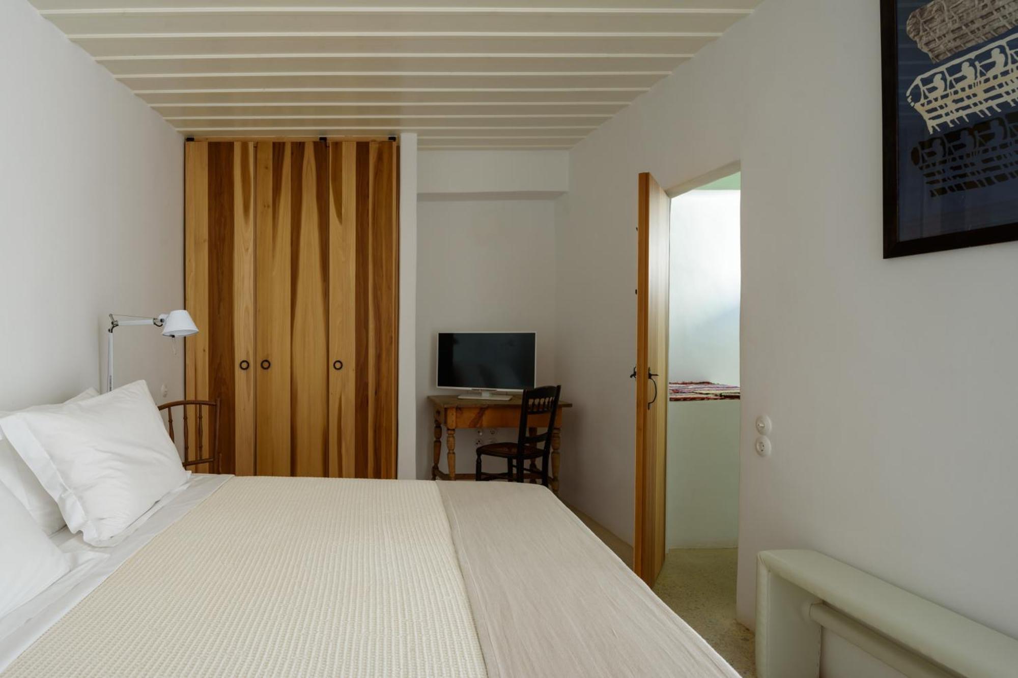 Mezzolovero Suites Kímolos Dış mekan fotoğraf