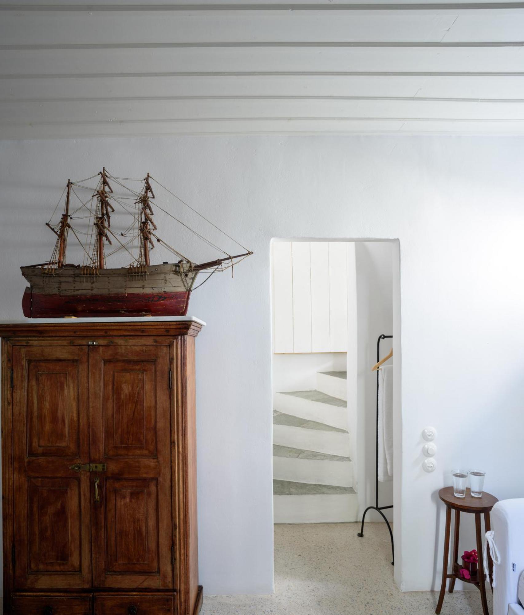 Mezzolovero Suites Kímolos Dış mekan fotoğraf