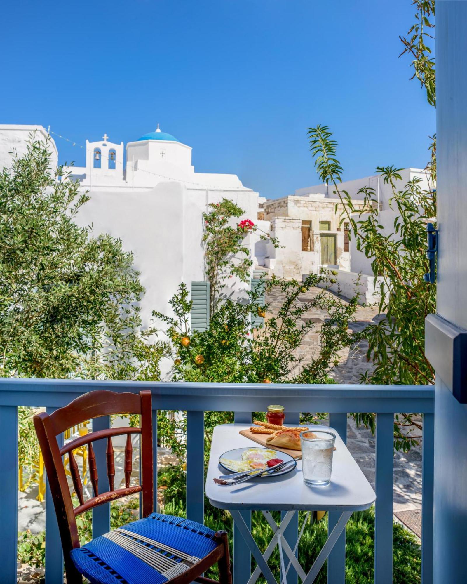 Mezzolovero Suites Kímolos Dış mekan fotoğraf