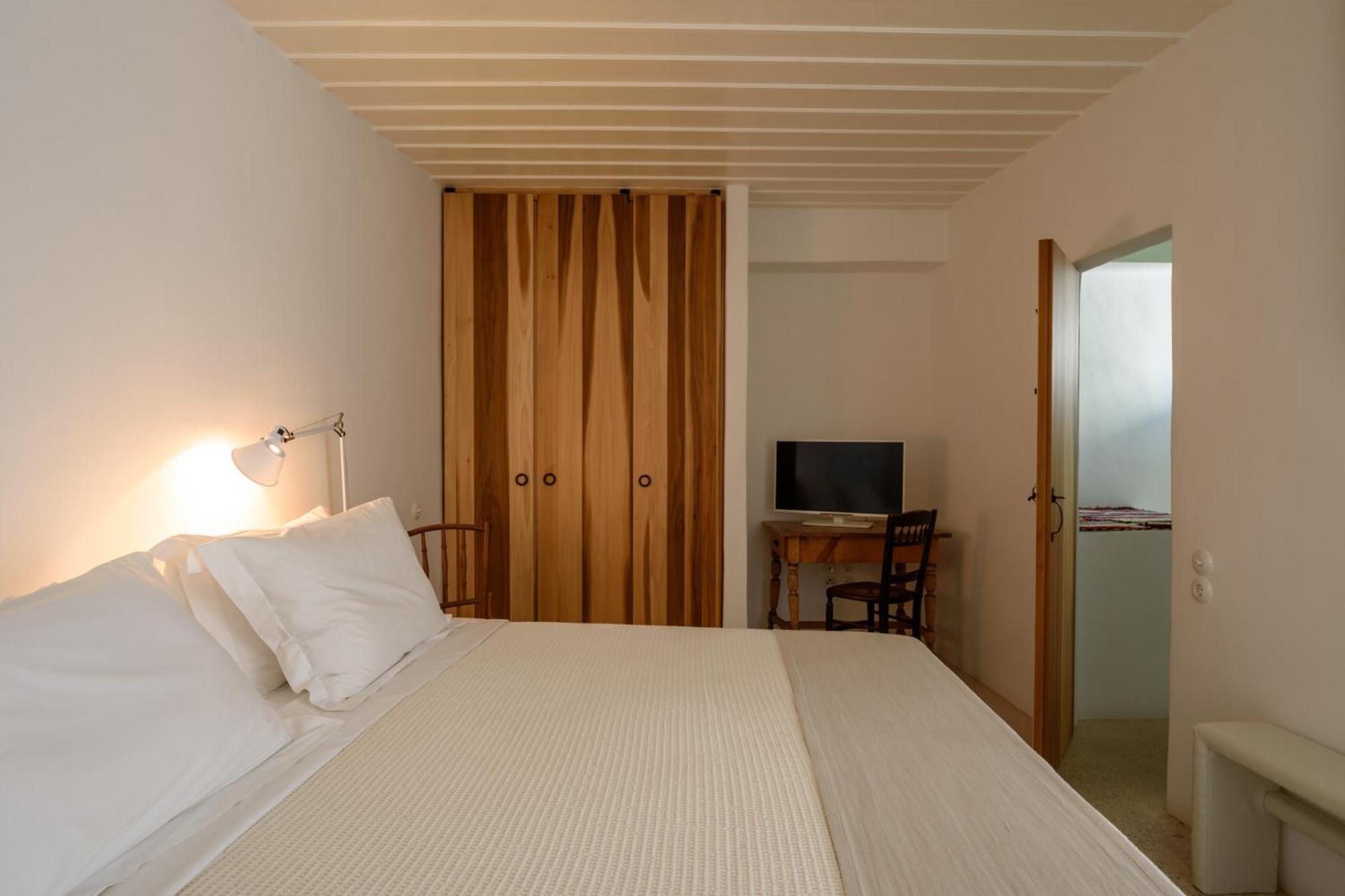 Mezzolovero Suites Kímolos Dış mekan fotoğraf