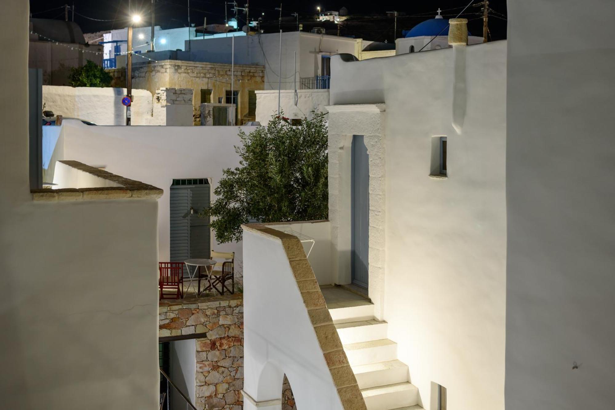 Mezzolovero Suites Kímolos Dış mekan fotoğraf